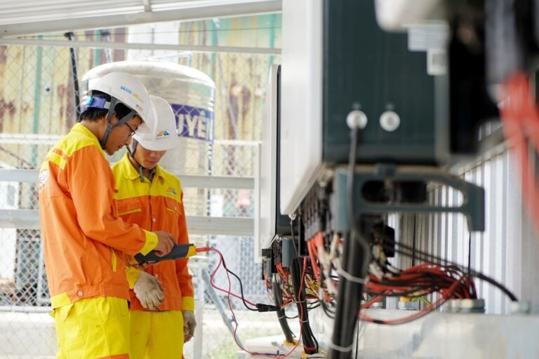 Arbeitssicherheit: Wann HR einen Elektriker beauftragen muss